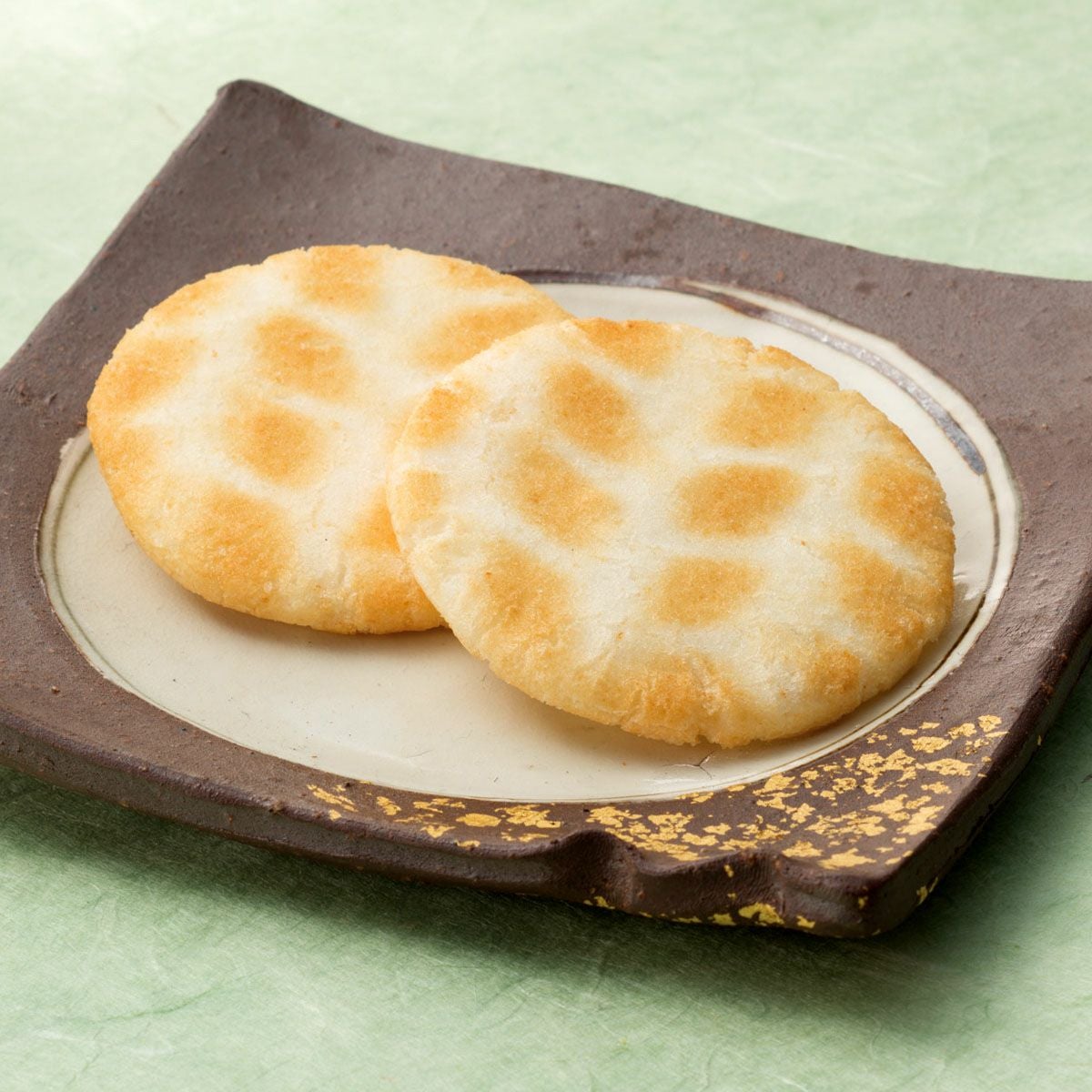 サラダせんべい 塩名月 ご愛食用 (1枚入×10袋) ※熨斗・包装不可 | 京都